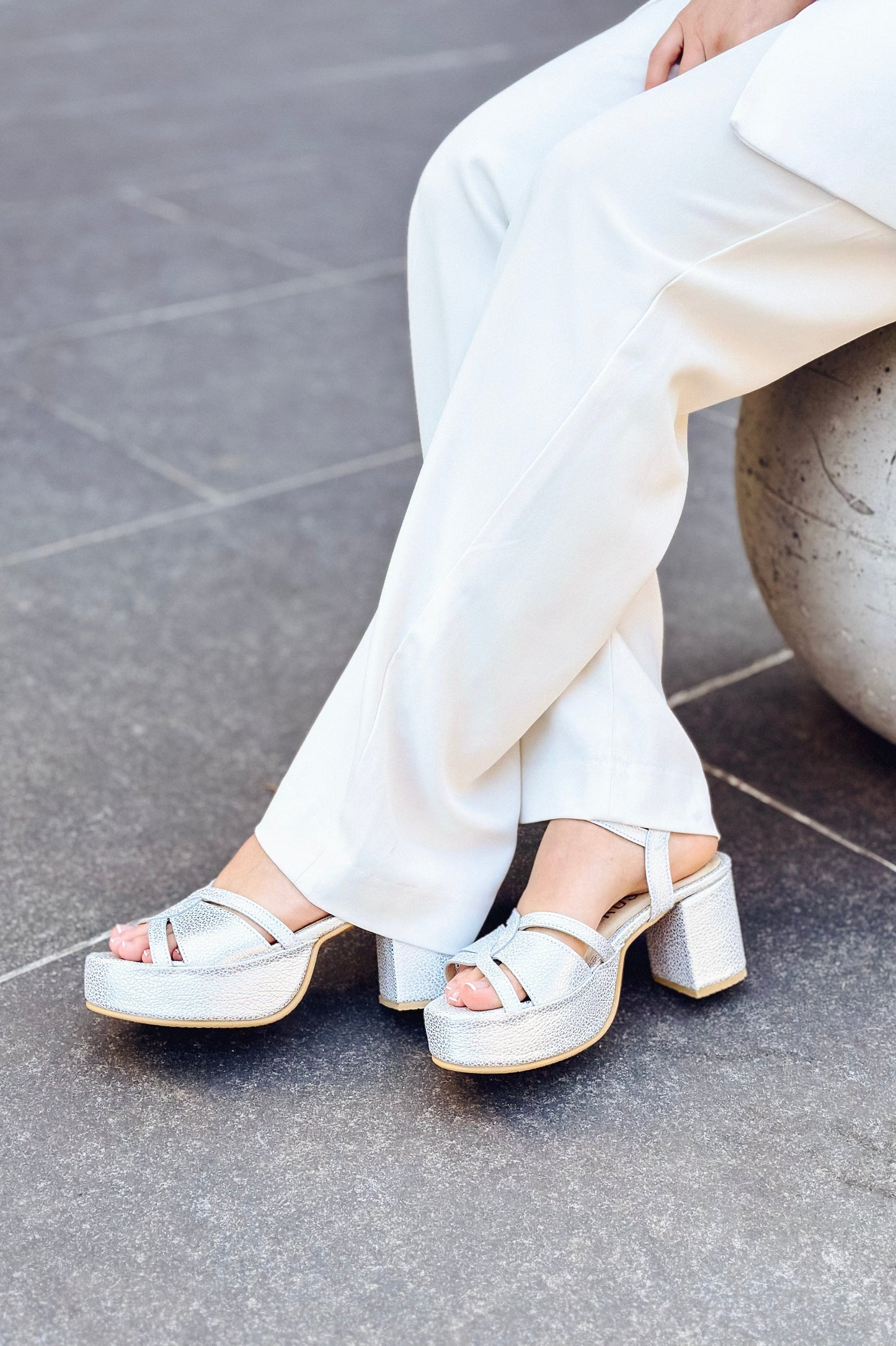 SANDALIA CHARLOTTE BLANCO PLATA 1