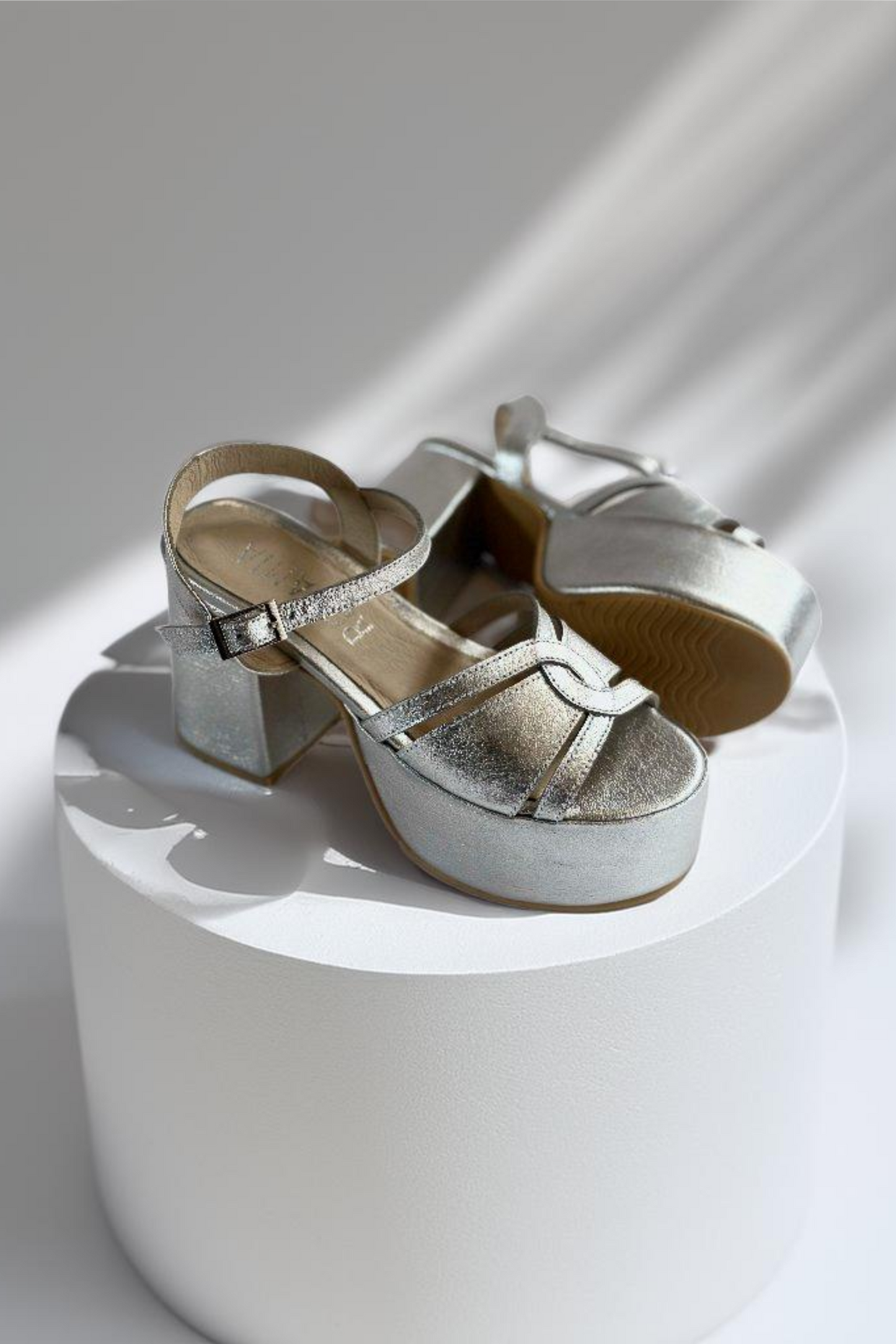 SANDALIA CHARLOTTE PLATA 2