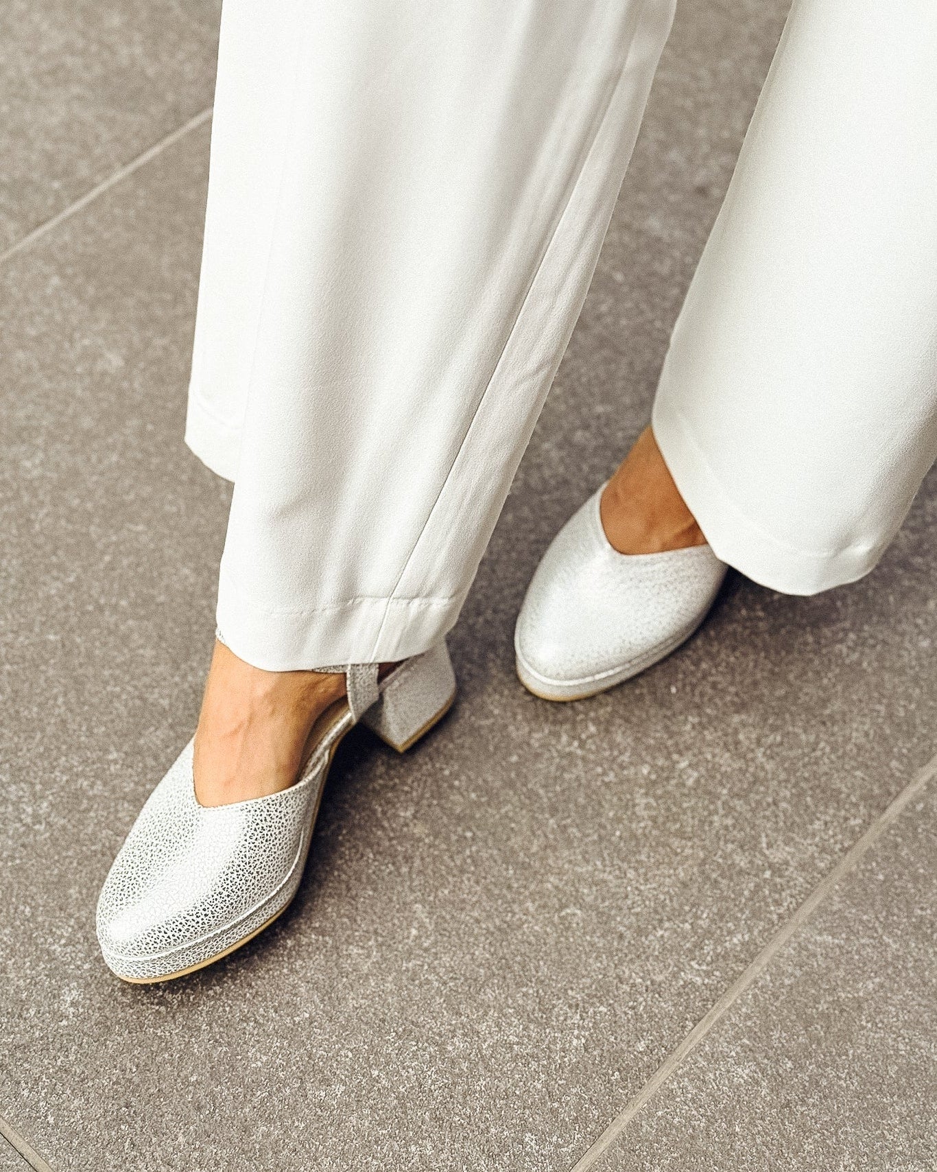 ZAPATO ISABEL BLANCO PLATA 1