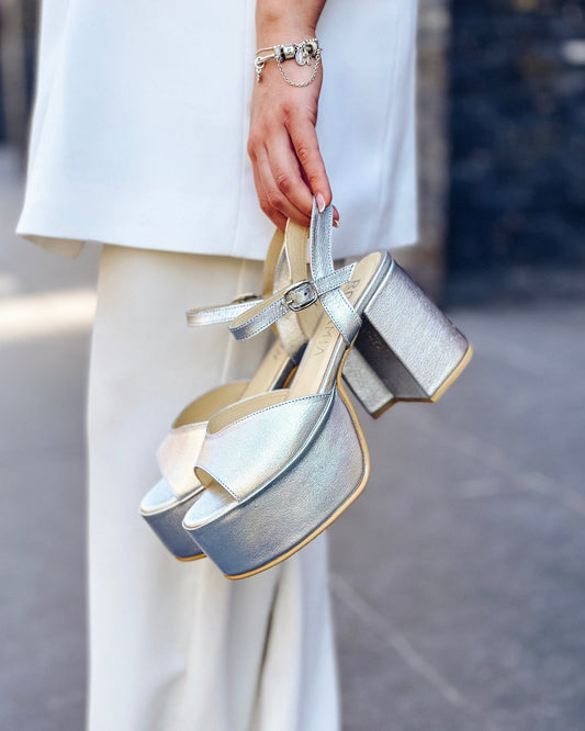 SANDALIA LEONOR PLATA 2
