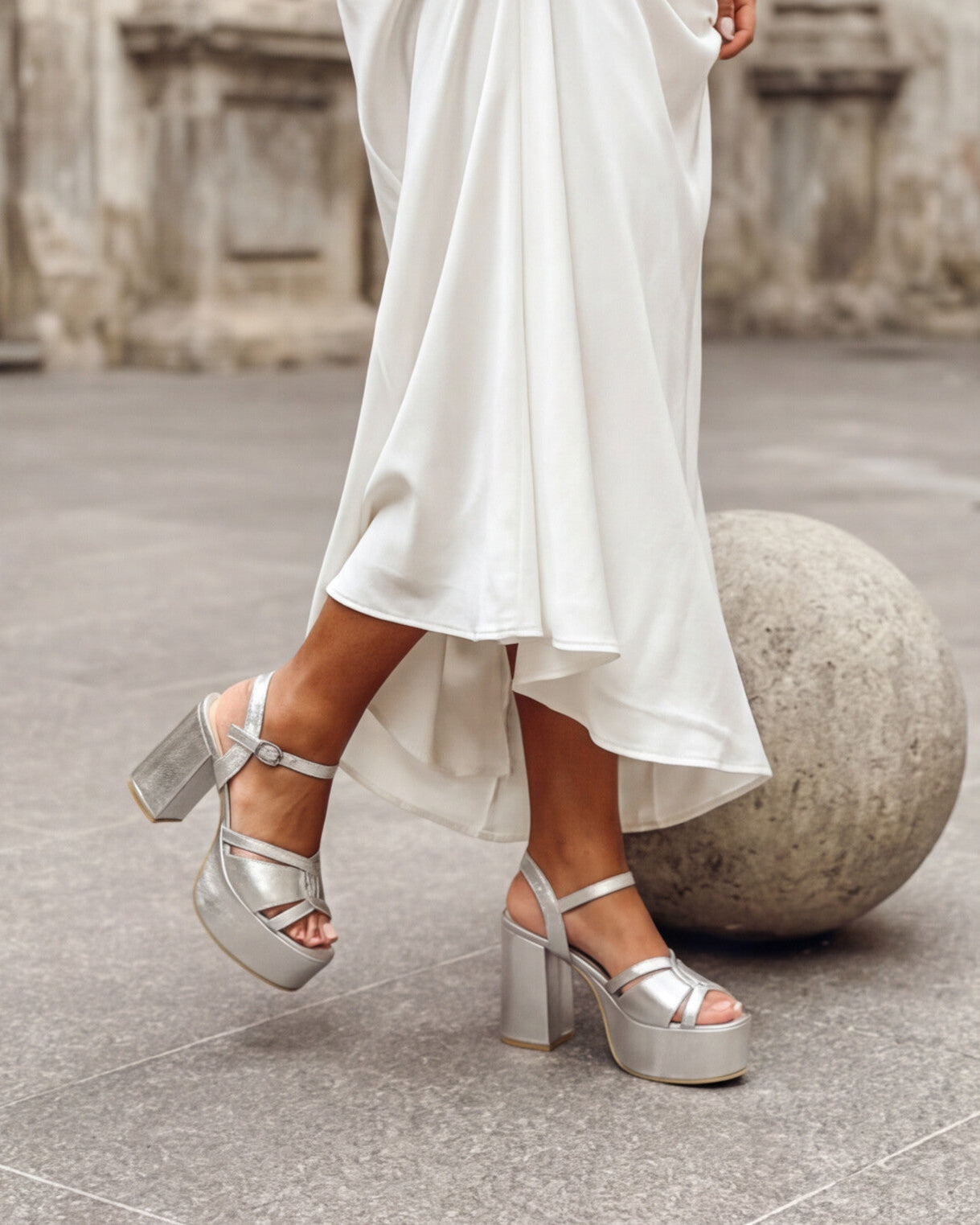 SANDALIA CHARLOTTE PLATA 2