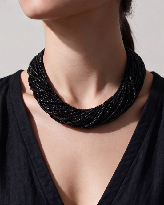 COLLAR NEGRO