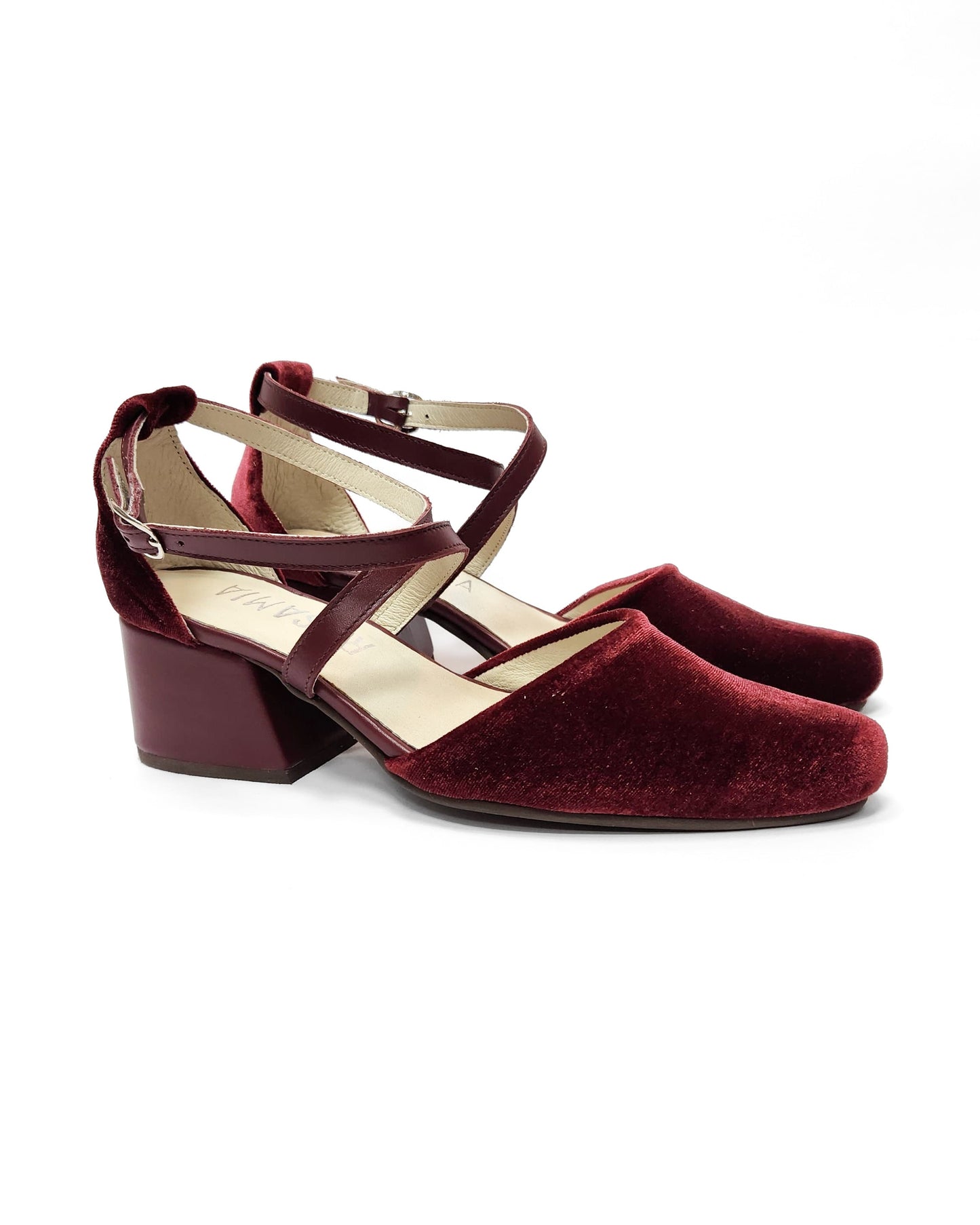 ZAPATO VICTORIA BURDEO 2