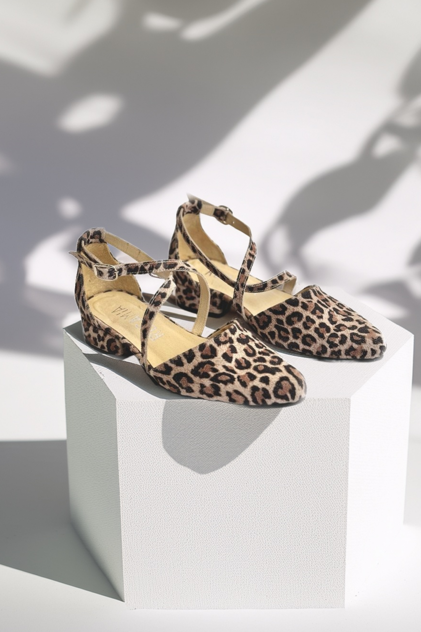 ZAPATO VICTORIA LEOPARD