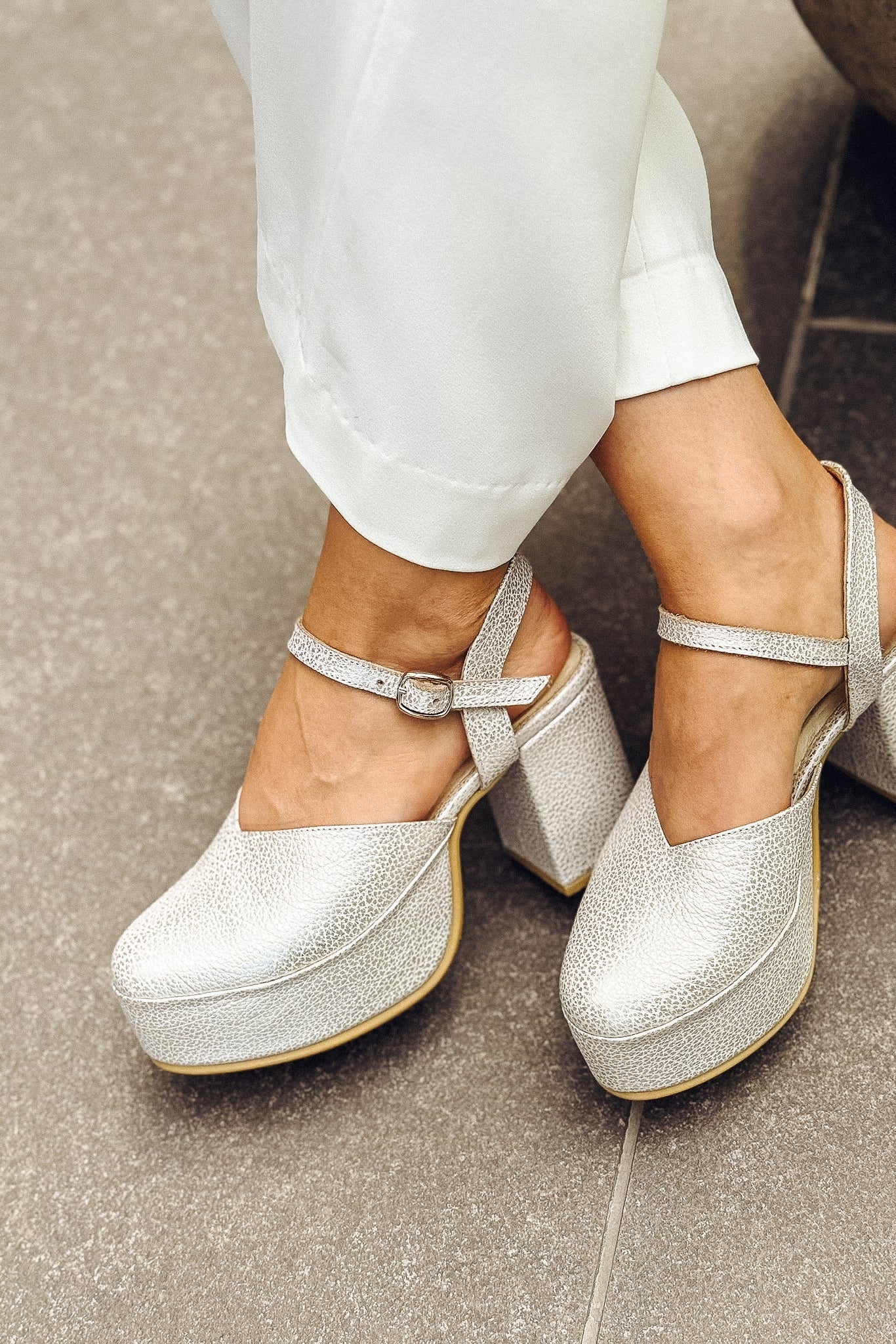 ZAPATO ISABEL BLANCO PLATA 2