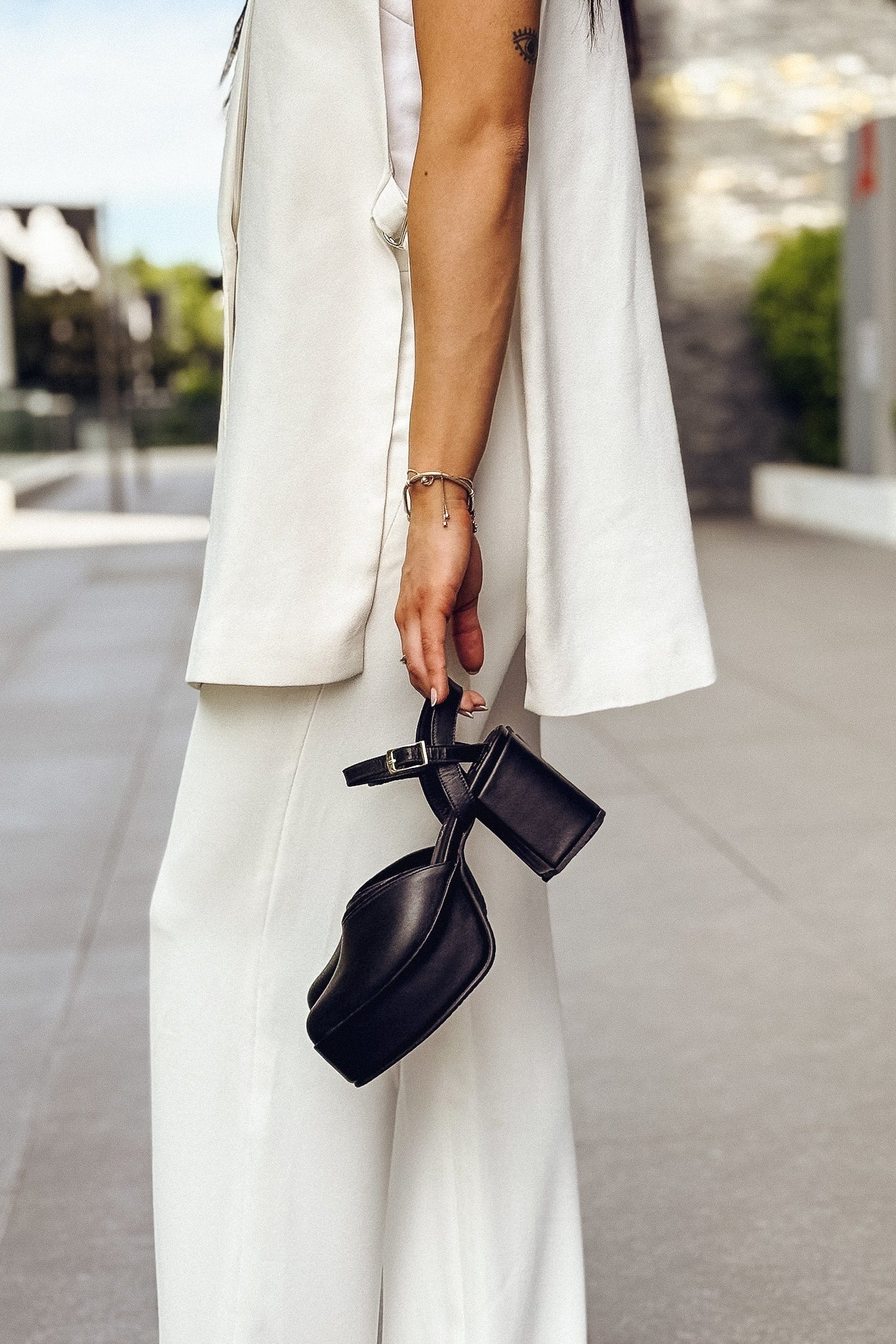 ZAPATO ISABEL NEGRO 2