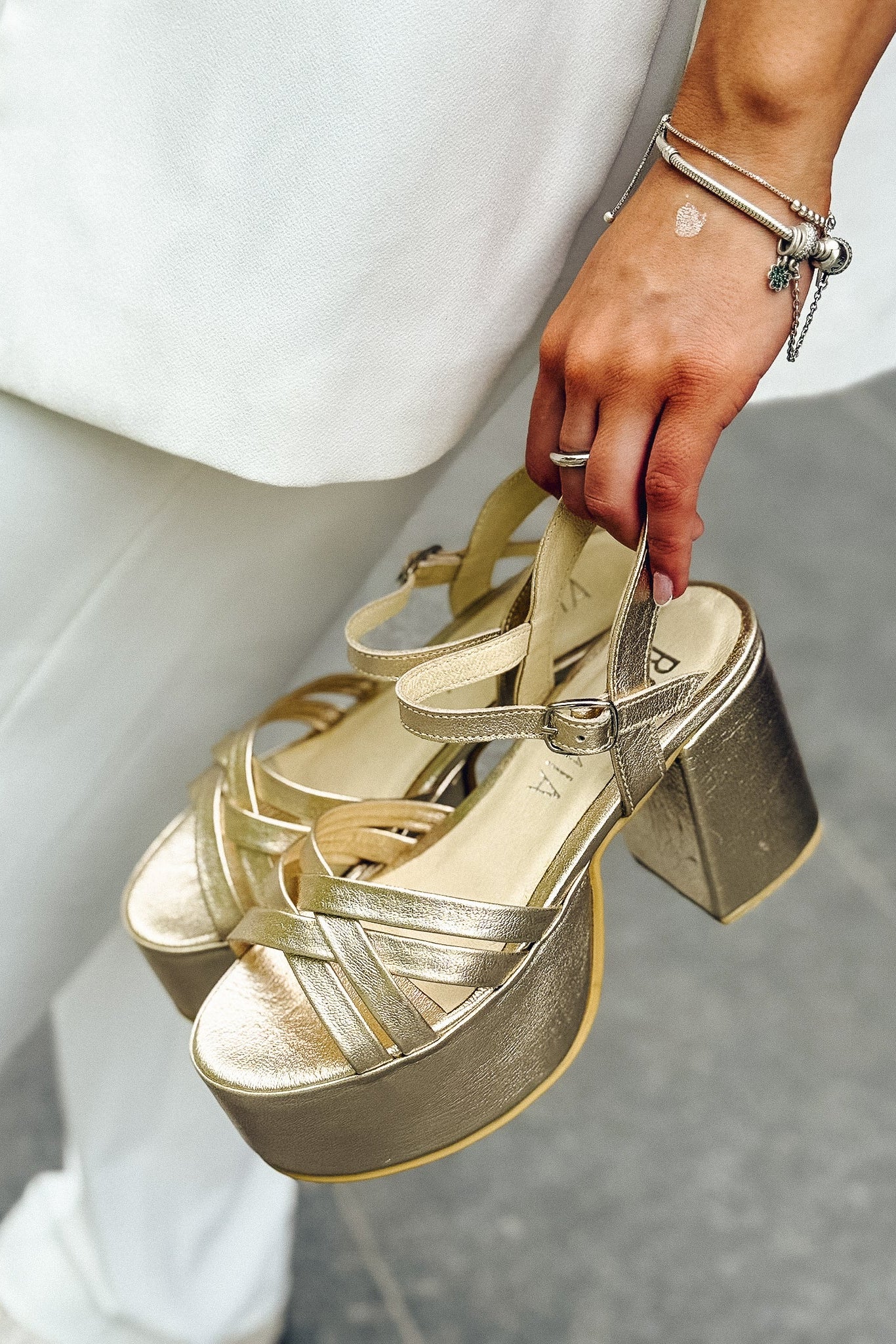 SANDALIA ESTELA NIQUEL 2