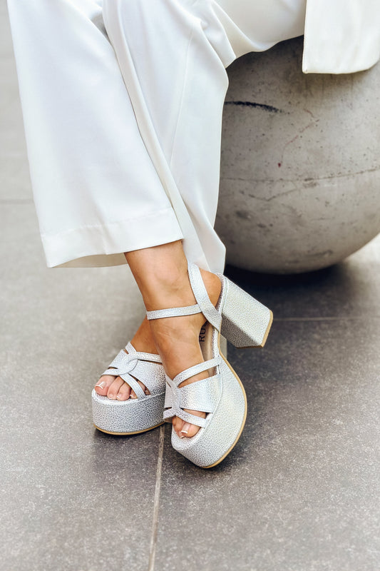 SANDALIA CHARLOTTE BLANCO PLATA 2