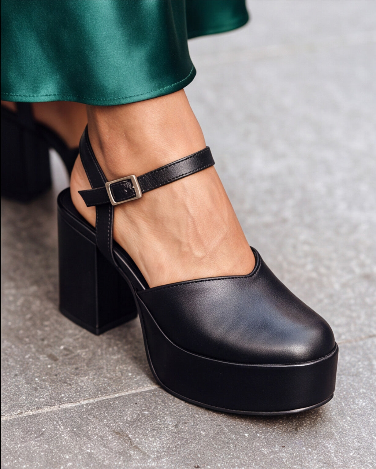 ZAPATO ISABEL NEGRO 2