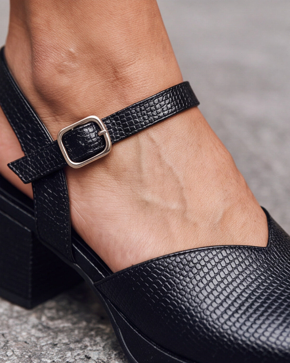 ZAPATO ISABEL NEGRO 1