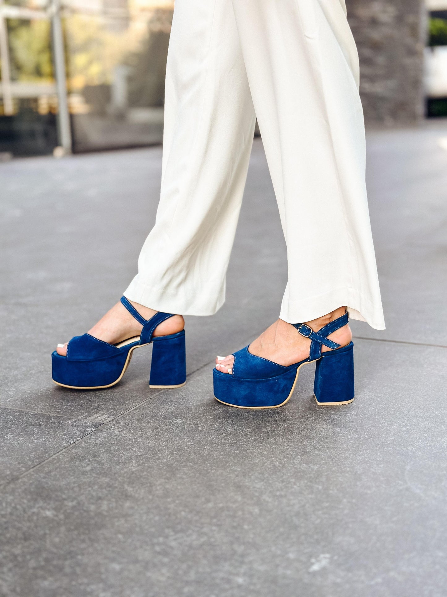 SANDALIA LEONOR NOBUCK AZUL 2